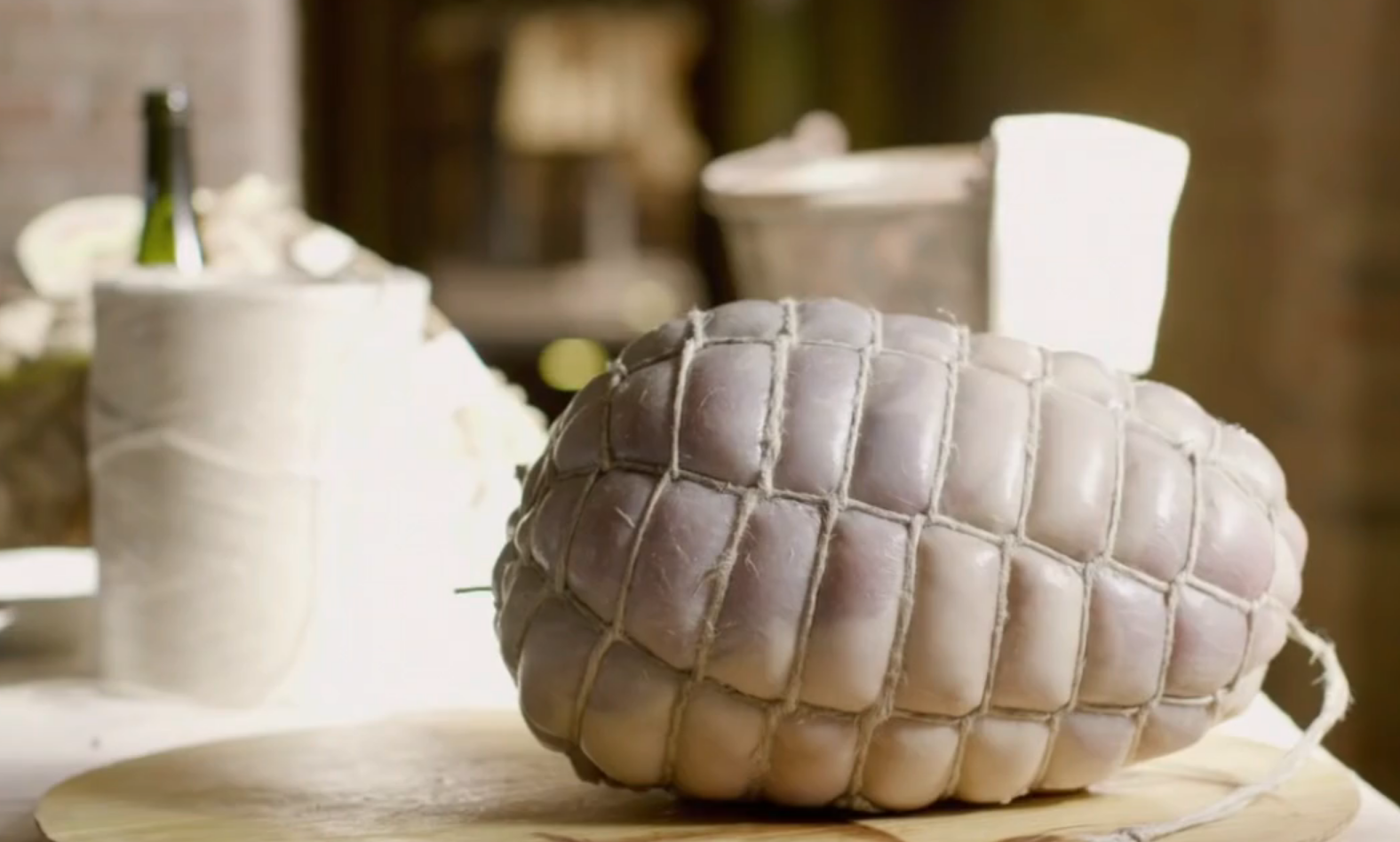 承袭古法制作封存猪脬中三年丨库拉泰罗火腿