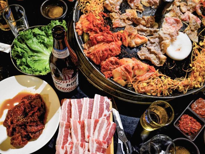 韩国烤肉,为啥“先腌后烤”,为啥“用菜包着吃”? - 知乎