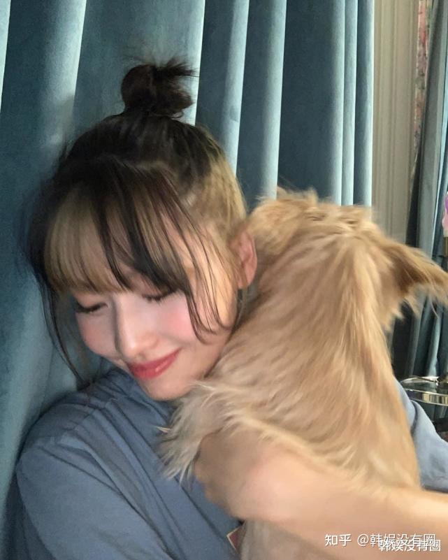 金希澈前女友twice成员momo晒日常私照粉丝真人玩偶