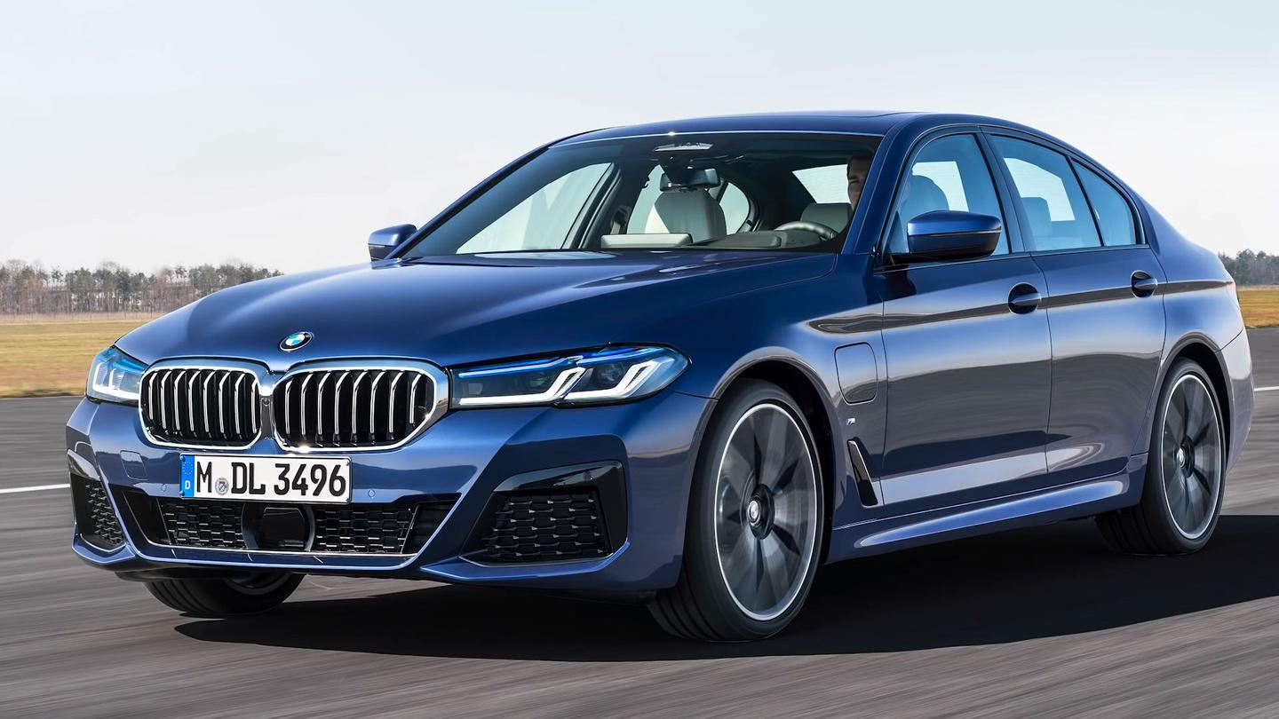 2021款宝马5系即将上市看看变好看了还是变丑了呢