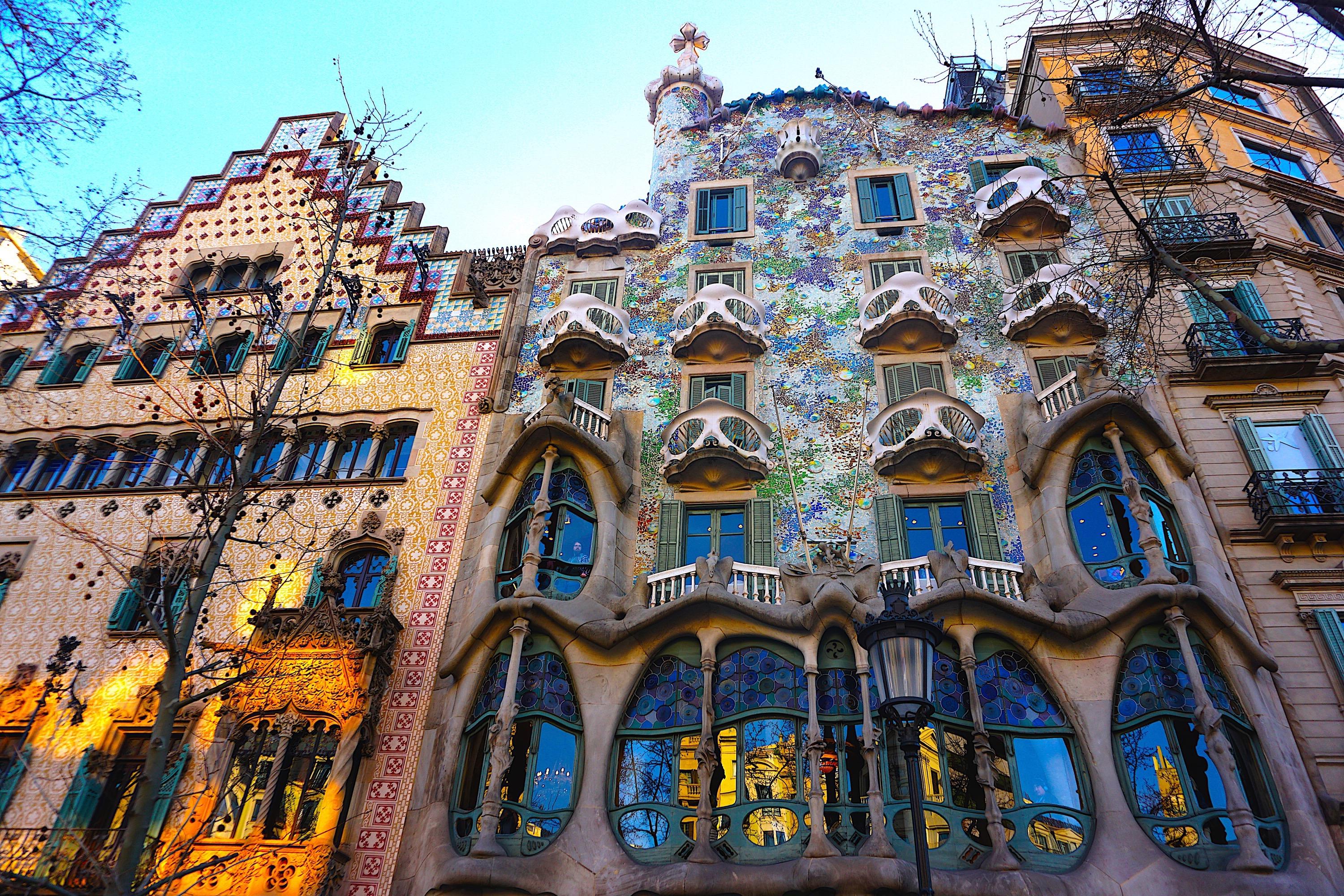 3个富豪的宫殿,魔法屋与石头房子