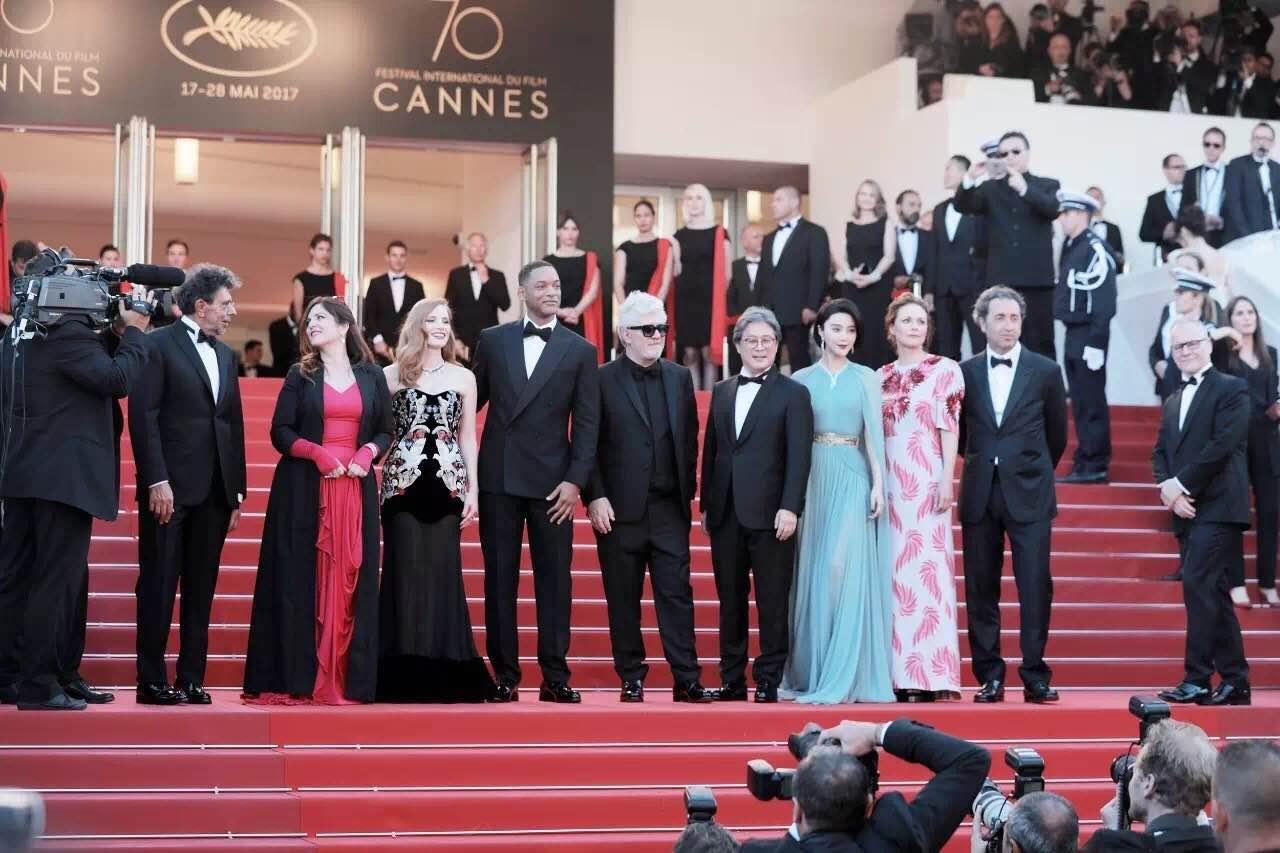 70届戛纳电影节开幕,中国女星斗艳红毯谁最出彩 - 知乎