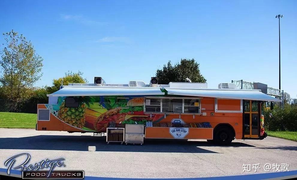 有了这台美式巴士餐车学校郊游团队活动再也不愁吃喝拉