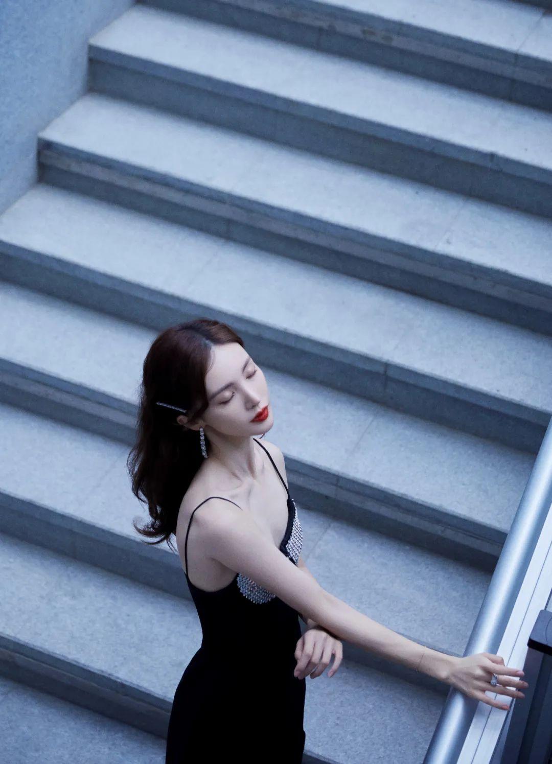 美人计天生媚骨说的大概是热巴李沁的蝴蝶骨