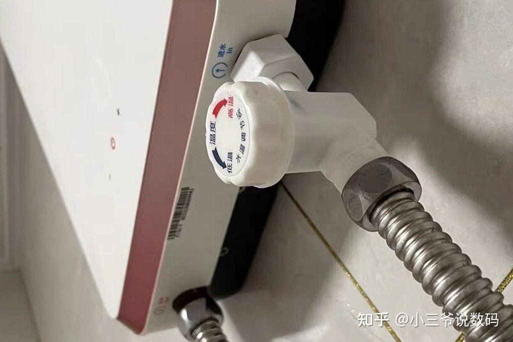 奥特朗即热式热水器:即开即热,简约美观