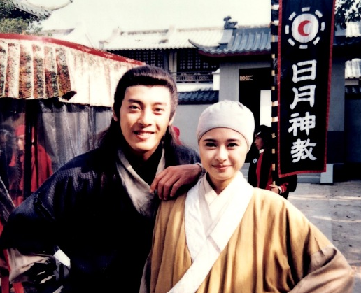 《笑傲江湖》中合作,当时何美钿饰演暗恋师兄的善良腼腆"仪琳小师妹"