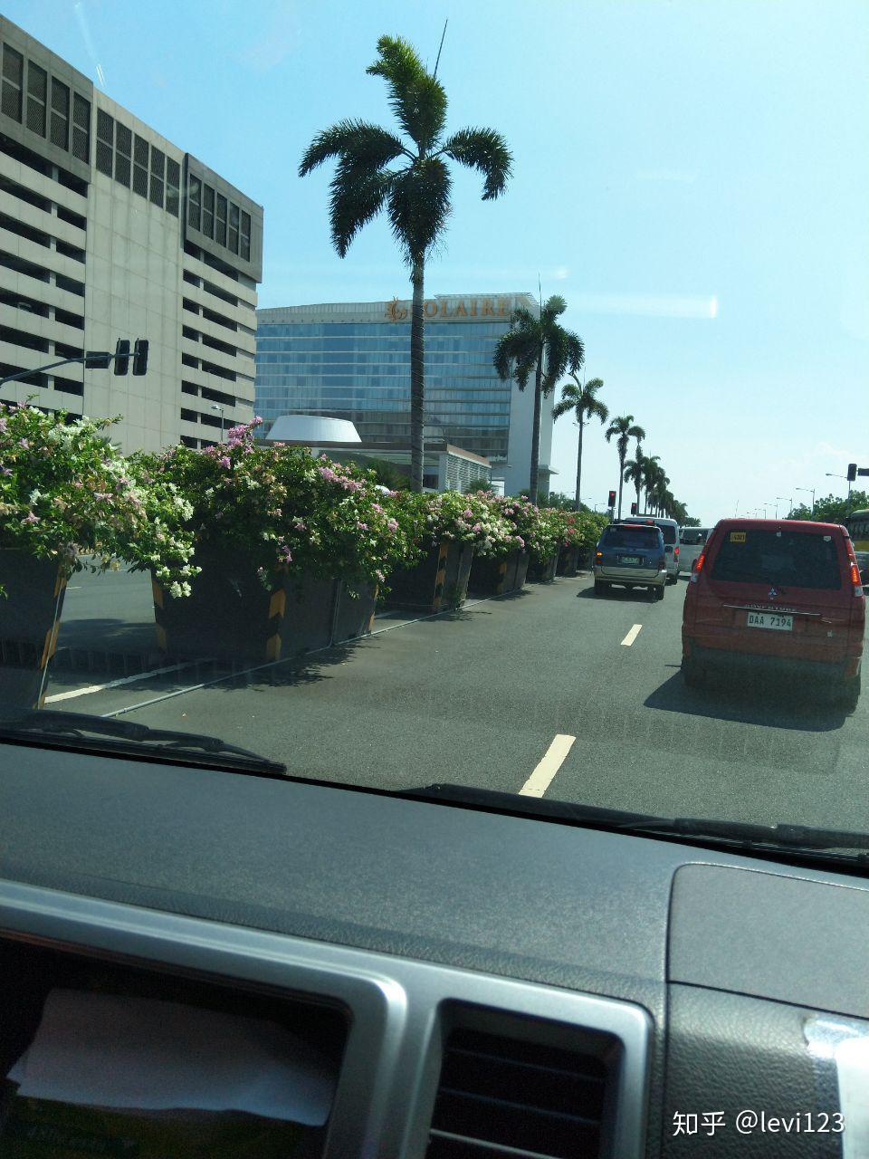 今天要去索莱尔看病 久闻大名 终于有机会去看看就这样 出发啦没想过