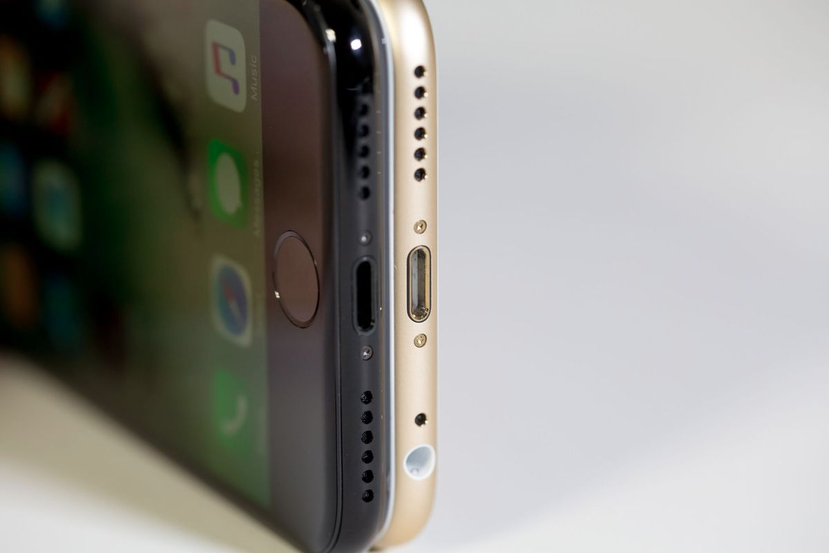 1.iphone 7 的耳机插孔