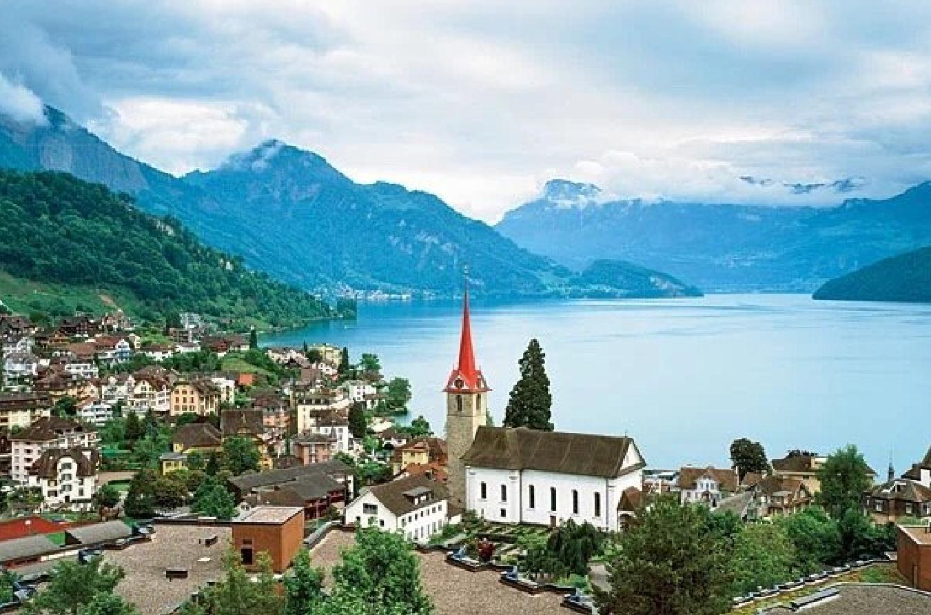 看世界上最美的湖畔小镇 住哈尔施塔特隐居旅馆_凤凰旅游
