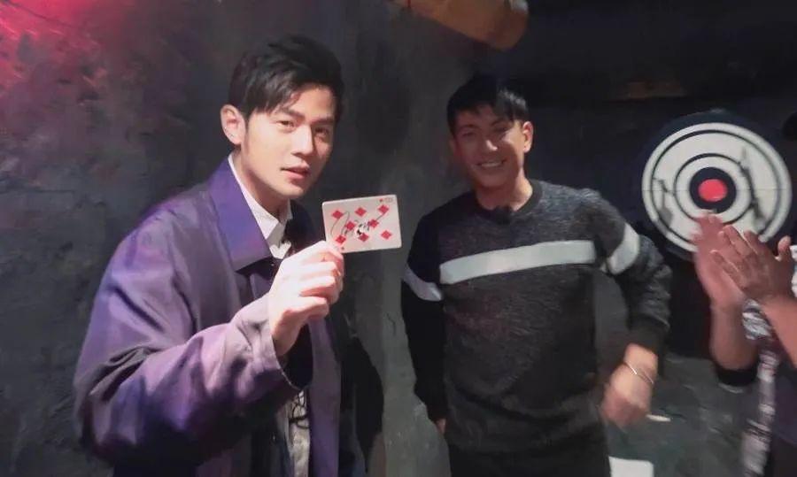 还有把副业当正职做被唱歌耽误的魔术师周杰伦▼有一手带大潮牌clot的