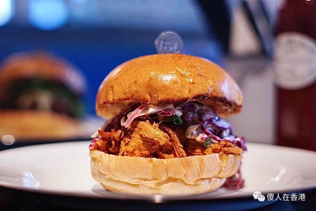 钢铁侠离开一周年,用一口芝士汉堡来怀念