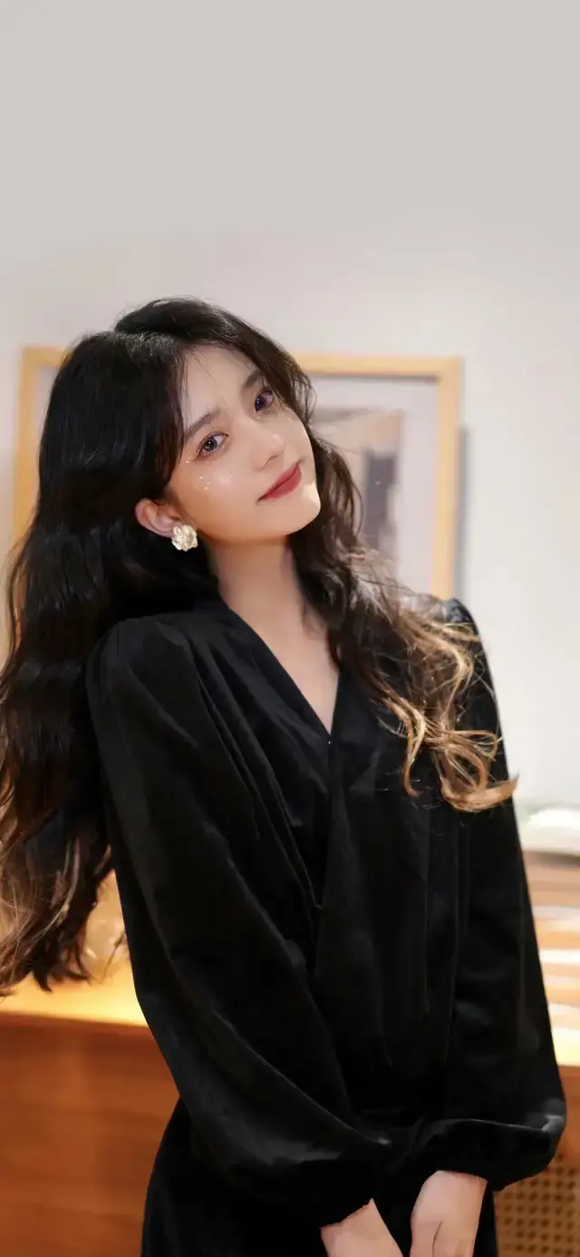 一组超好看的美女壁纸和绝美的背景图