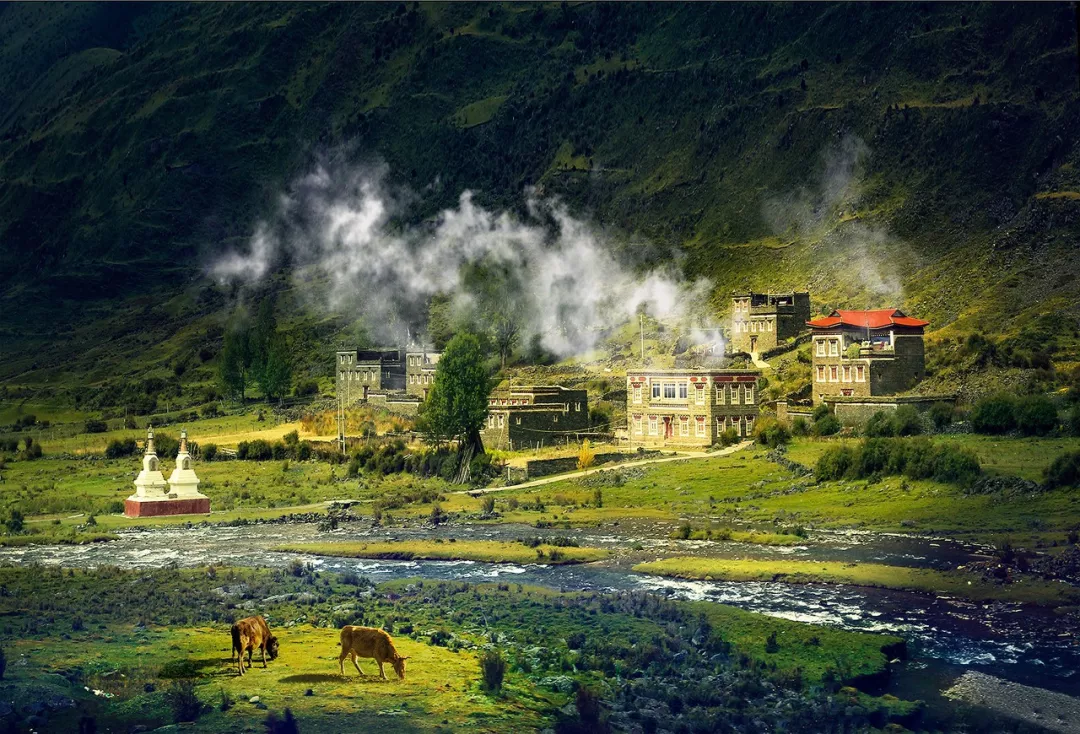 包括甘孜藏族自治州的18个县,阿坝藏族羌族自治州的13县,凉山彝族自治