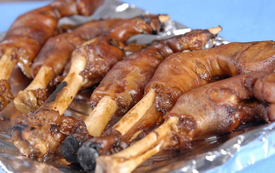 再配上羊蹄子,呕吼喂~好吃到快飞起来了撒~都对这一口面肺子爱的狠狠