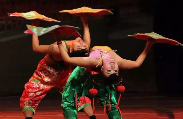 提起二人转,你一定不会陌生.