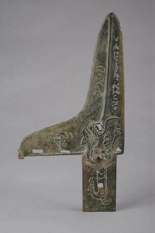 战国虎纹铜戈图据网络下面这件战国时期的虎踞铜錞于