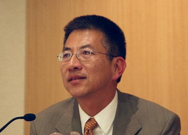 当年杨小凯口中的于大海也成为了他的好友博士毕业后,杨小凯开始着手