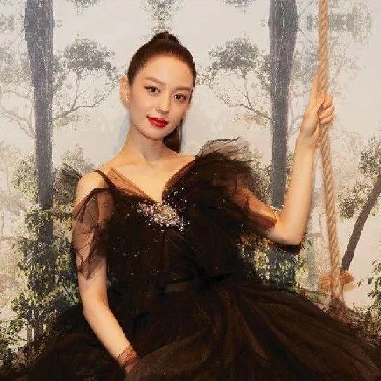 39岁朱丹生二胎自曝 苦不堪言 吉娜怀孕7月却似仙女 别再鼓吹 完美孕妻 了 知乎