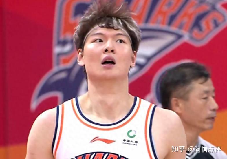 王哲林被2米25巨头吊打赵睿的接班崛起cba的6冠队广东第一
