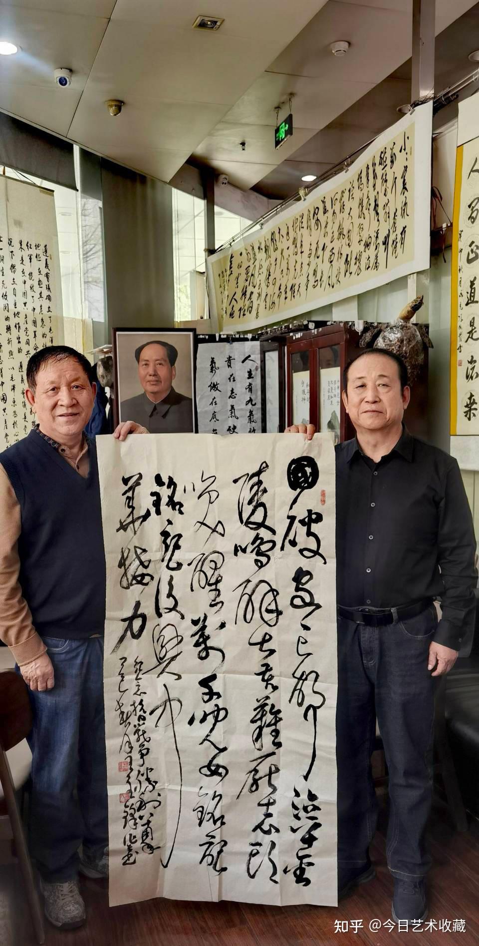 “铭记历史、吾辈自强”张成发书法展致敬抗战胜利80周年 - 知乎