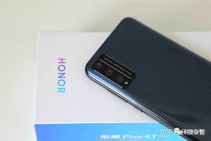 荣耀play4tpro真香体验炸翻全场年轻人出街必备