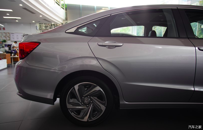 到店实拍2020款本田凌派轴距超27米配15l全速自适应巡航