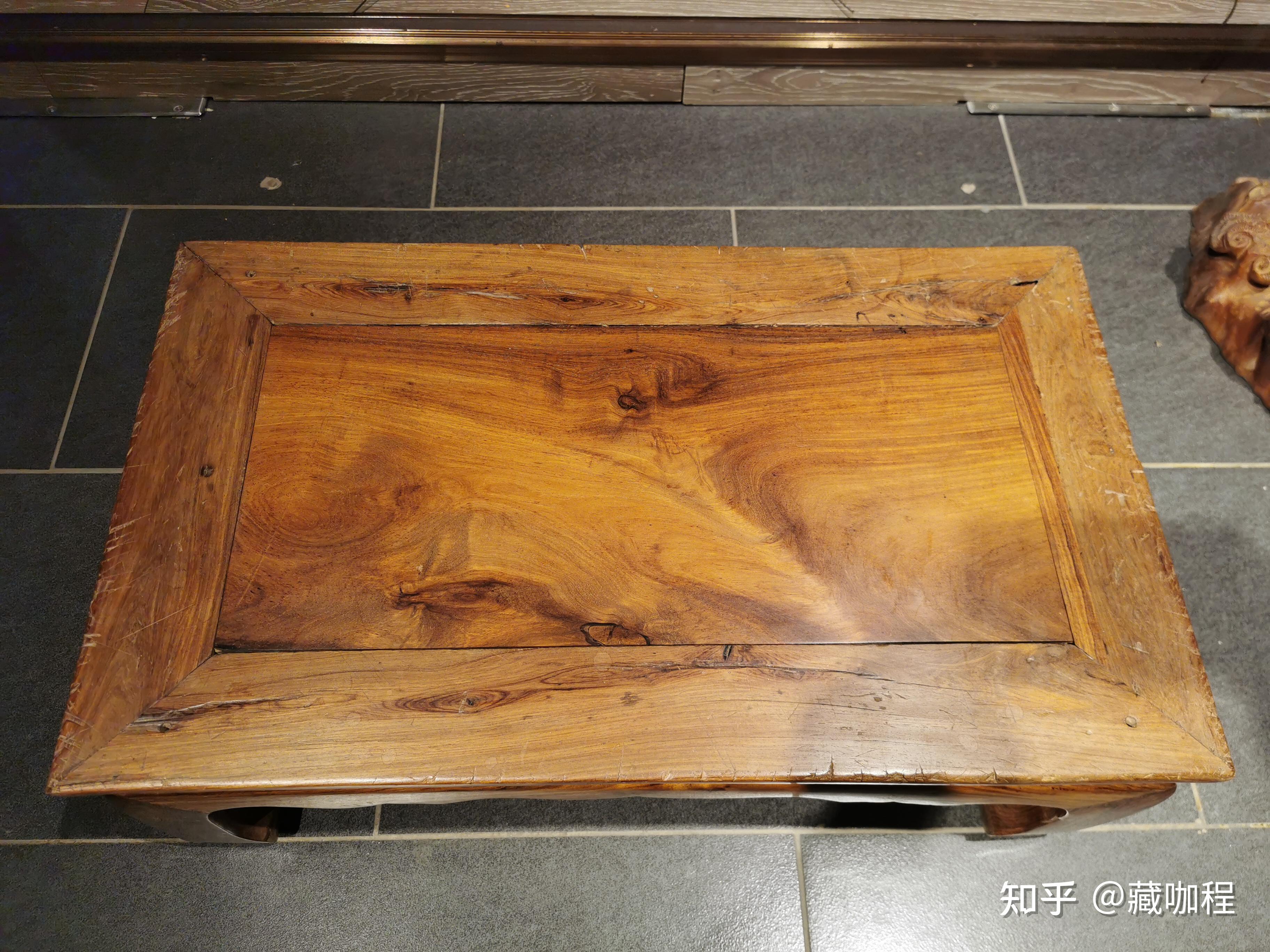 将拼板换作独板,或将其他木头替换成黄花梨的例子屡见不鲜