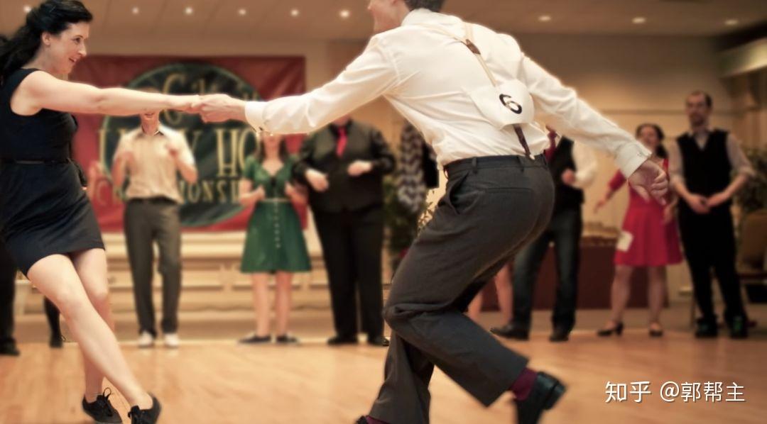 ask principle m | 绅士们为什么都爱穿背带? - 知乎