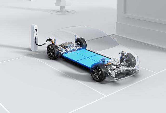 比亚迪二代刀片电池年内发布!让电动车续航超1000公里