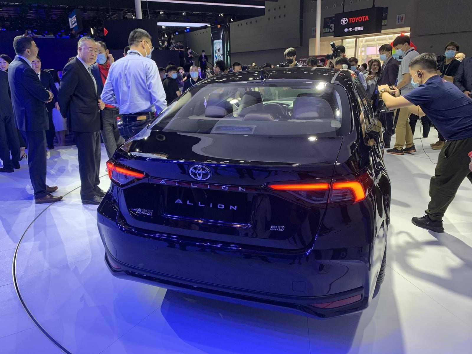 2020广州车展一汽丰田傲澜亮相比卡罗拉还长明年3月上市