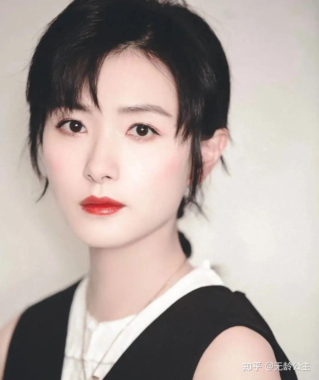 明眸善睐的木型人