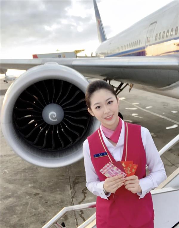 李涵空中乘务专业中国南方航空客舱乘务员如果将成为南航空乘的经历