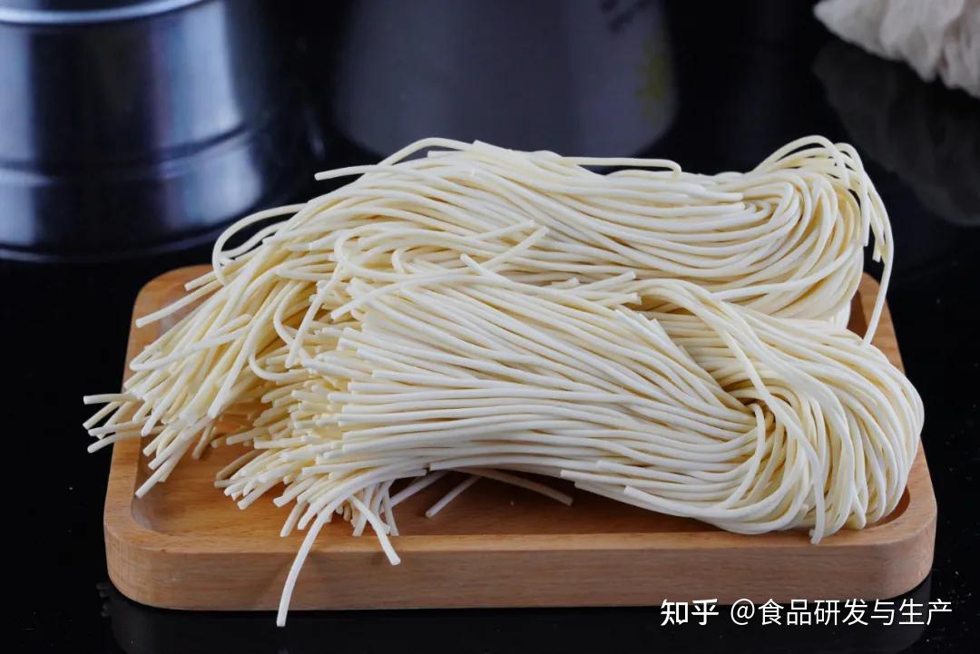 面条的原料选择微发酵褐变控制及改良剂添加研究