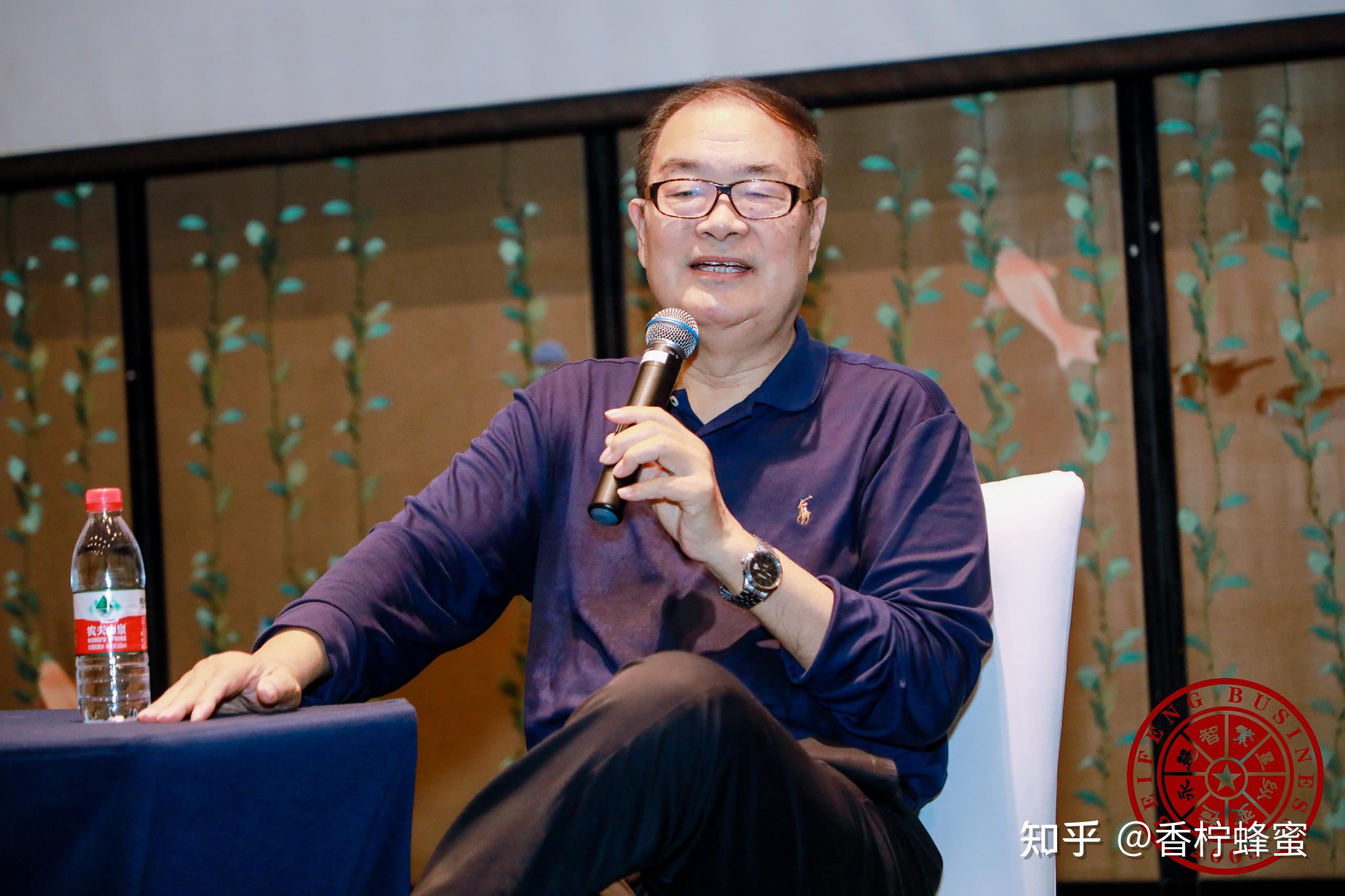 魏杰教授例举北丰商学院商业领袖培训班部分教师以作参考:黄益平教授