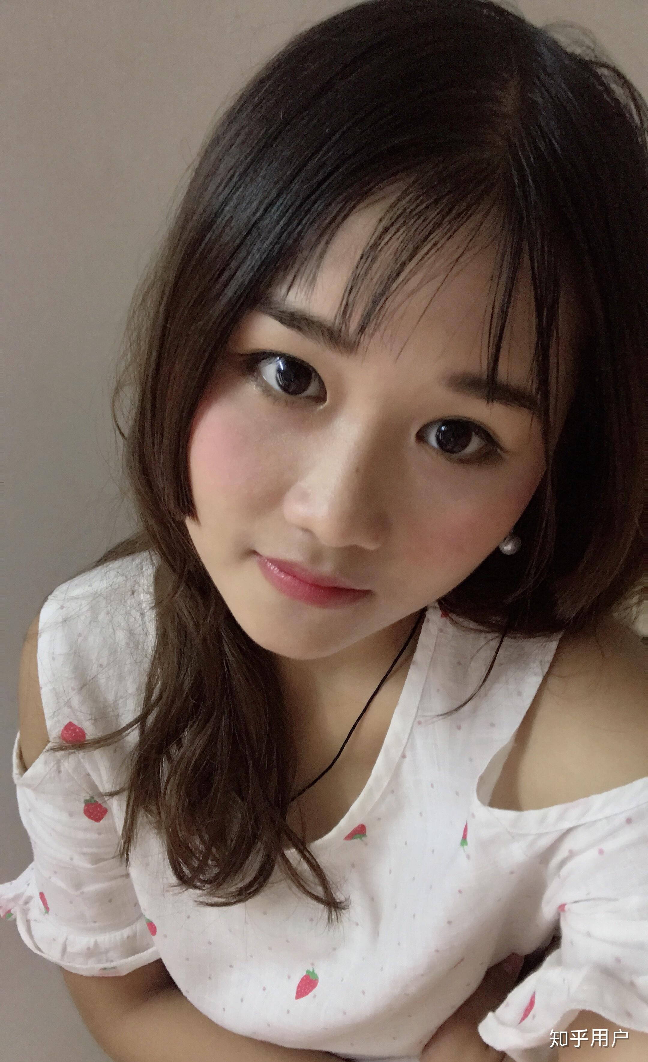 在素颜状态下用 iphone 前置摄像头自拍且不加滤镜不开美颜功能是什么