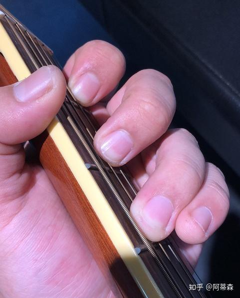 知其然要知其所以然关于吉他手型的一些探讨