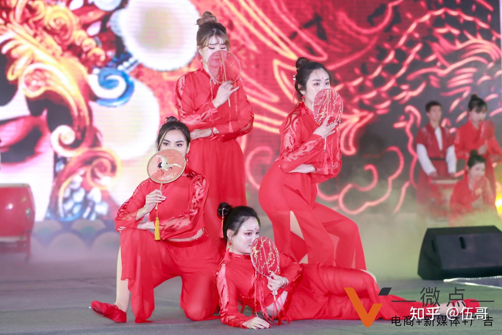 年会晚宴开场国风舞蹈表演年会歌唱表演型男演唱团年会节目表演个人