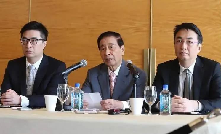 不做“千年老二”，亚洲股神给儿子取名“李家诚”，94岁身家千亿 - 知乎
