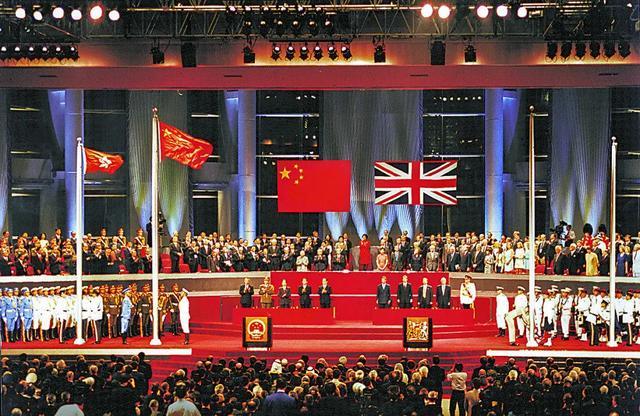 来我们一起穿越23年组图回顾香港回归23年来重要时刻