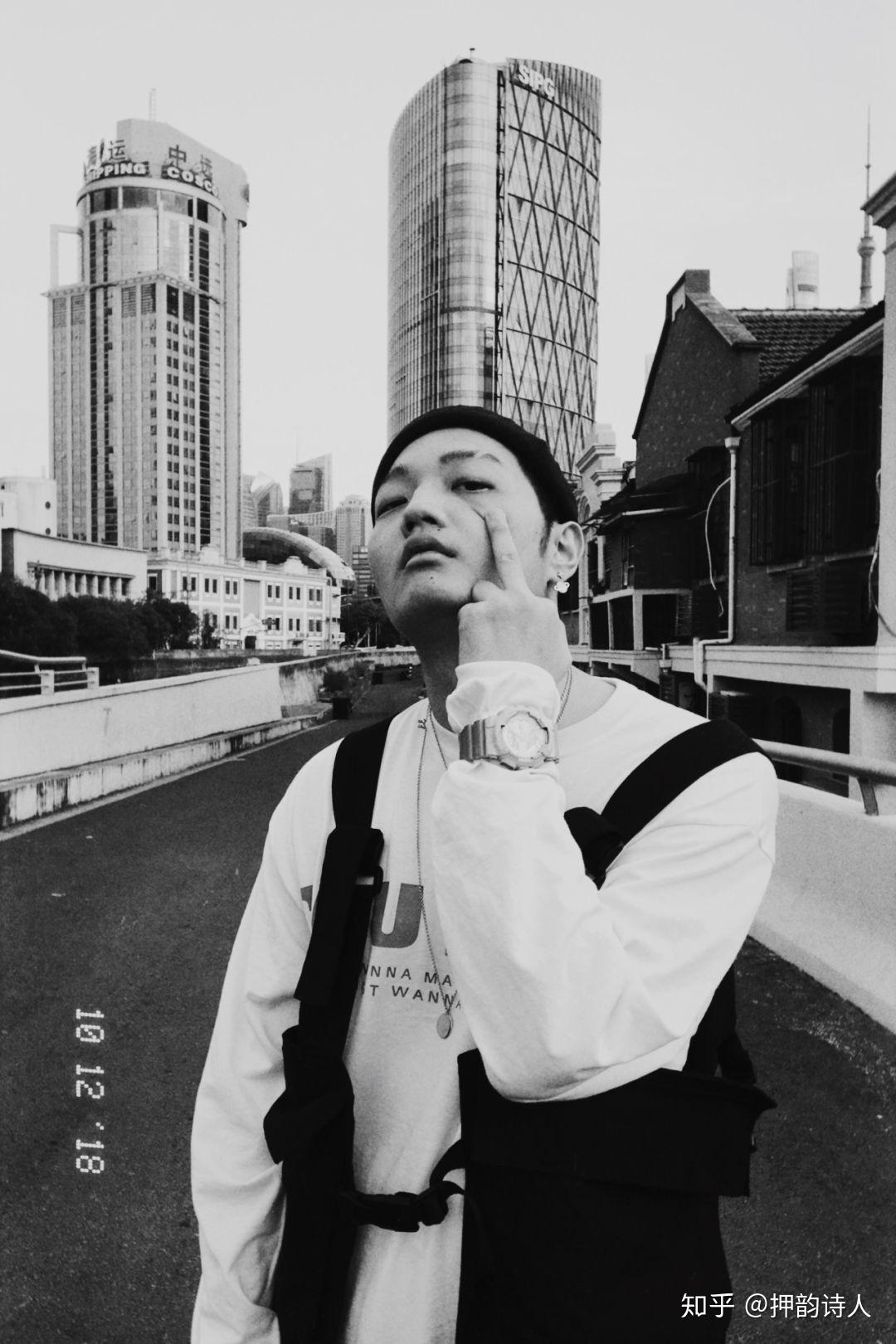 说唱疯子liljet除了颜值我在00后rapper里排第一