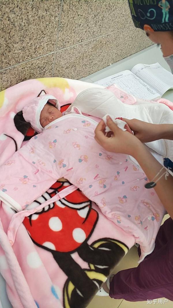 孩子一出生就被送去新生儿科是一种怎样的体验?