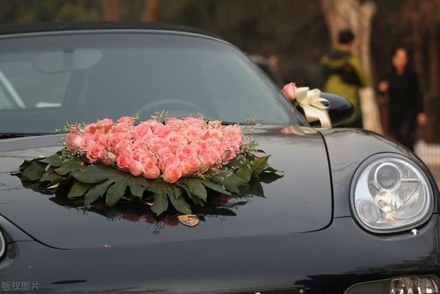 婚車裝飾一般都用什麼花婚車裝飾扎花的教程