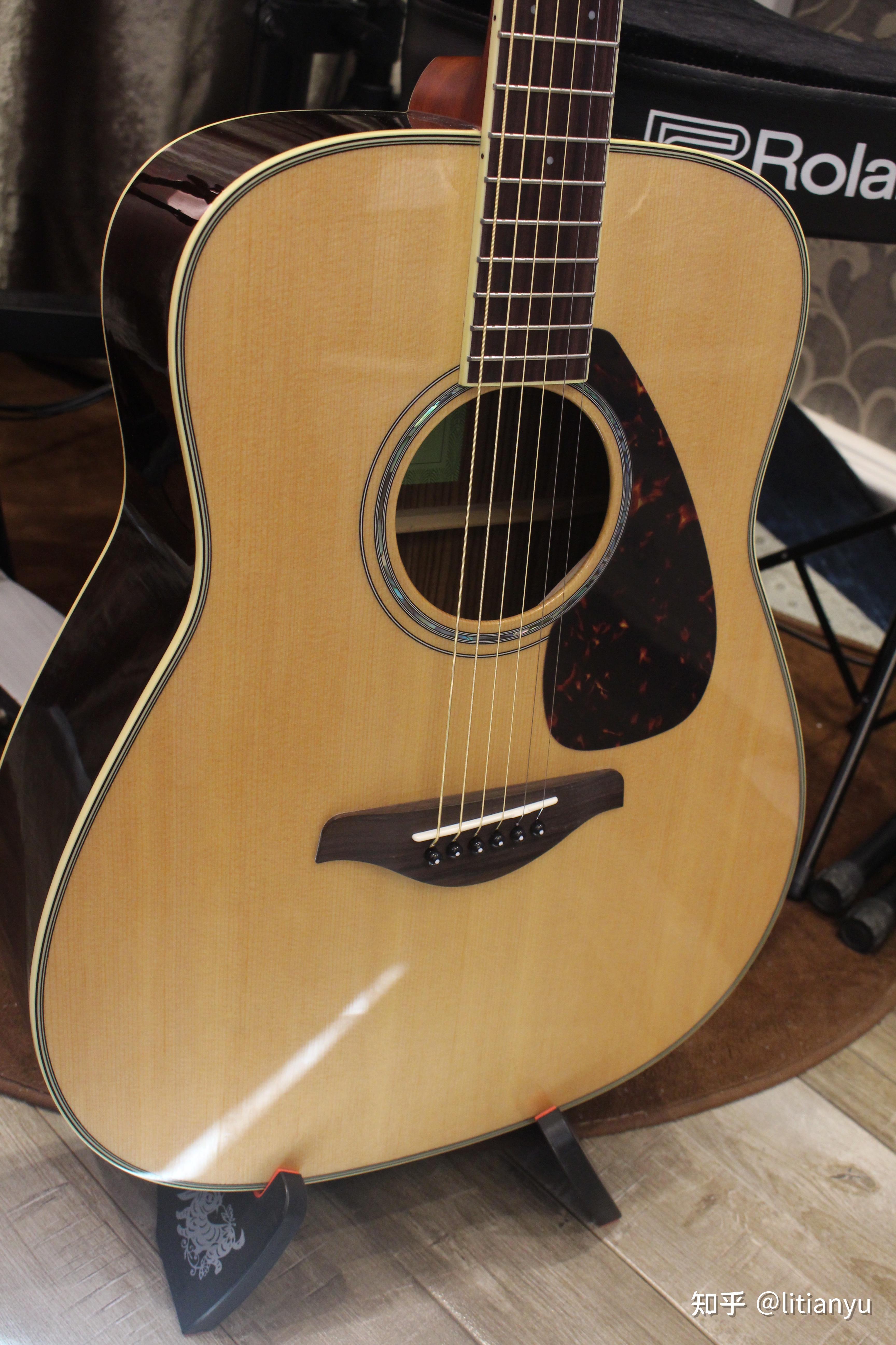 一个没钱的吉他爱好者聊聊他见过的二十多把千元吉他