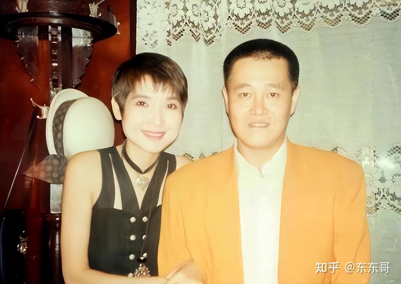 话说回来,他的前妻葛淑珍,那是陪他一路从苦哈哈走到稍微不那么苦的人