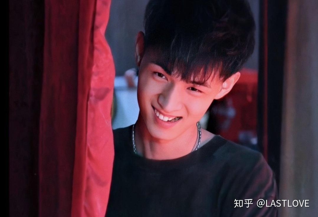 德云社秦霄贤去年的演出统计,把粉丝都吓一跳,这还是傻老秦吗?