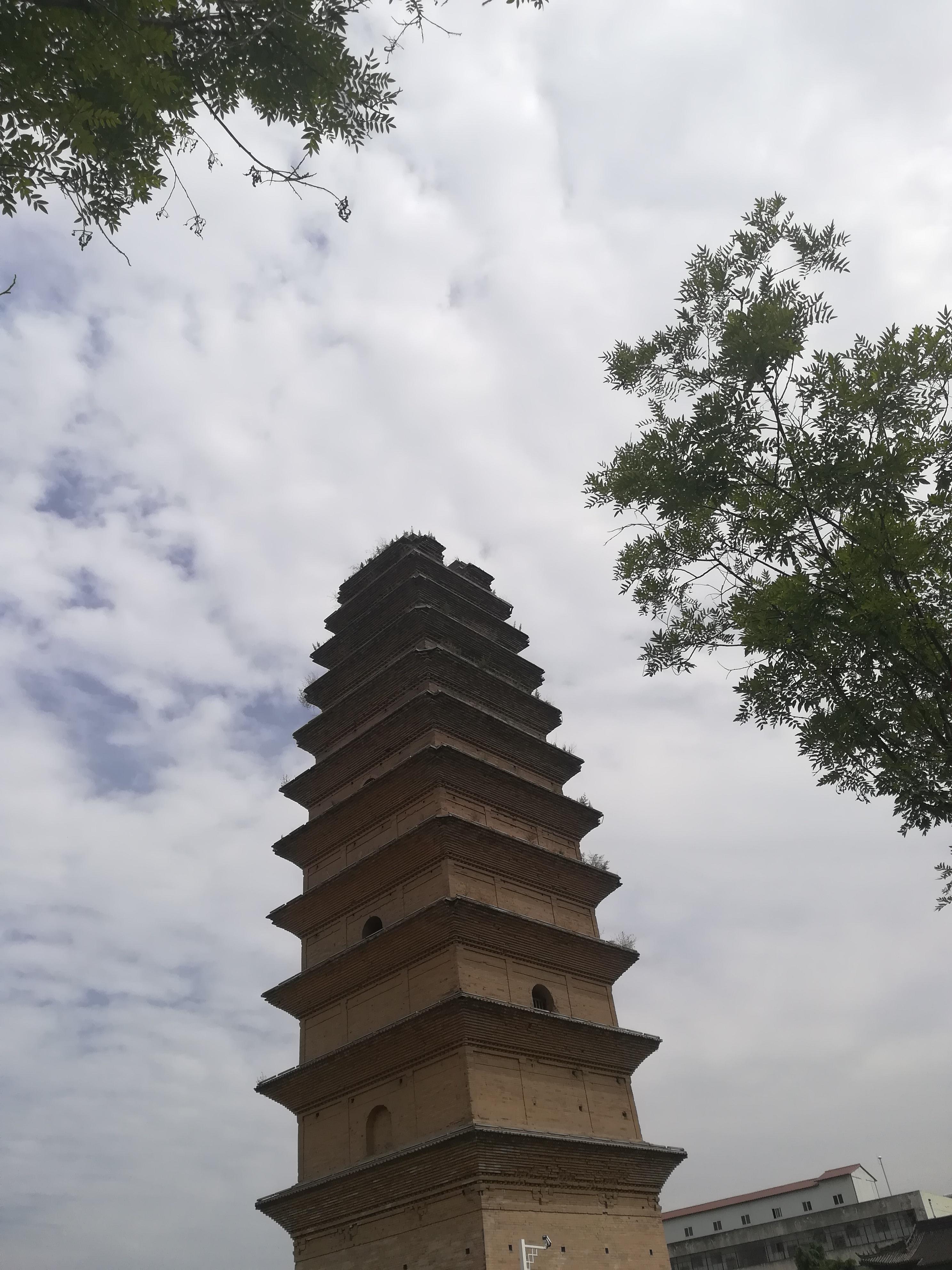 周至县城偶见八云塔