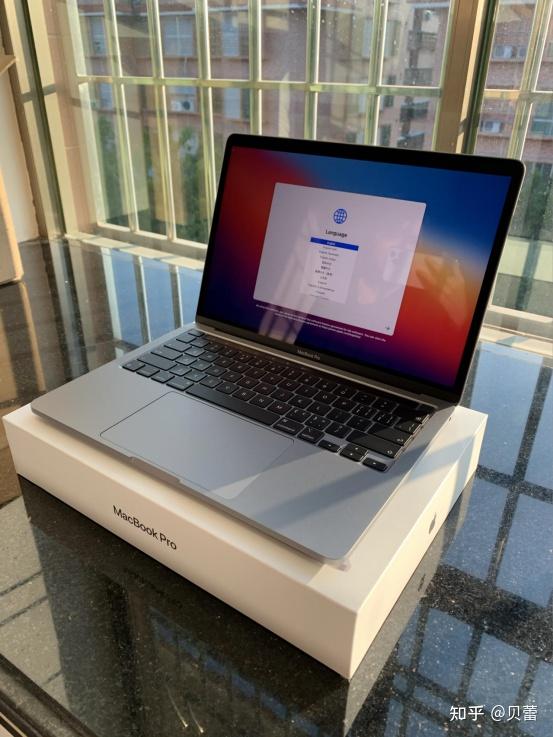 现在入手m1版本的macbook air 当然值得.