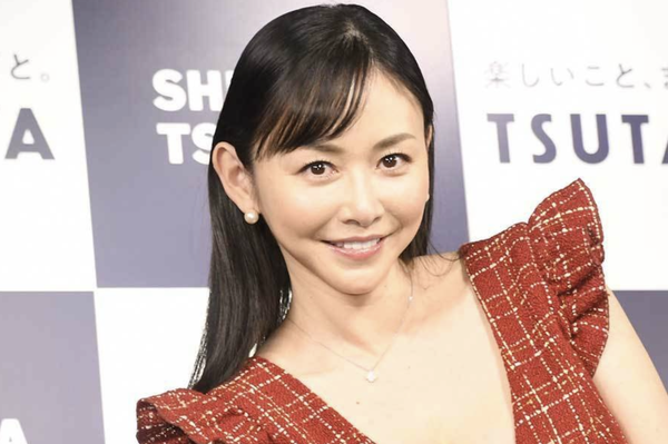 杉原杏璃时隔6年拍摄写真集，直言无法回到过去 - 知乎