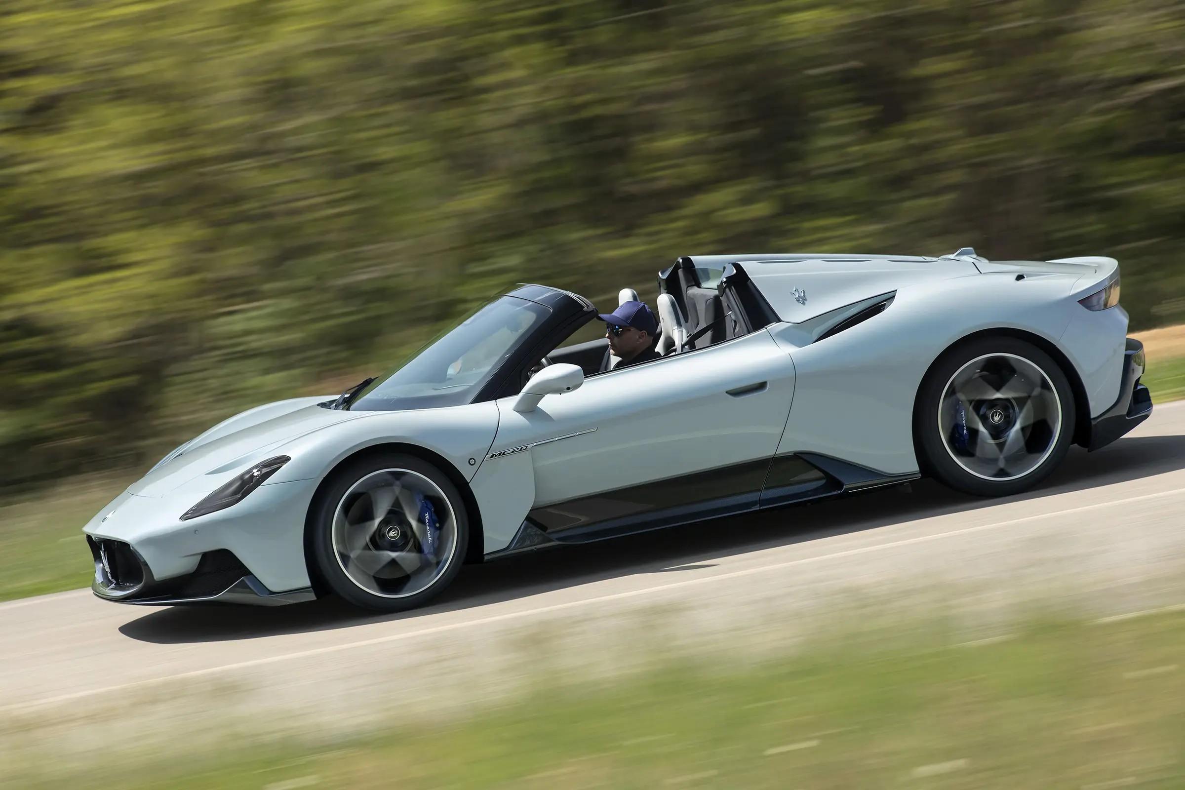 并且,玛莎拉蒂mc20车型也是这个价位中为数不多零百能跑进2