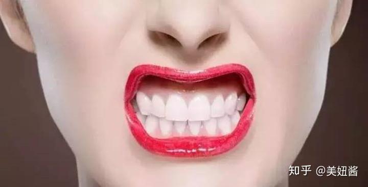 打瘦脸针失败了,脸颊凹陷成了葫芦脸,现在的我